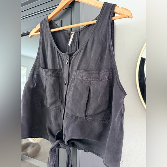 Free People Washed Black Linen Blend Sleeveless Blouse - Picture 2 of 8